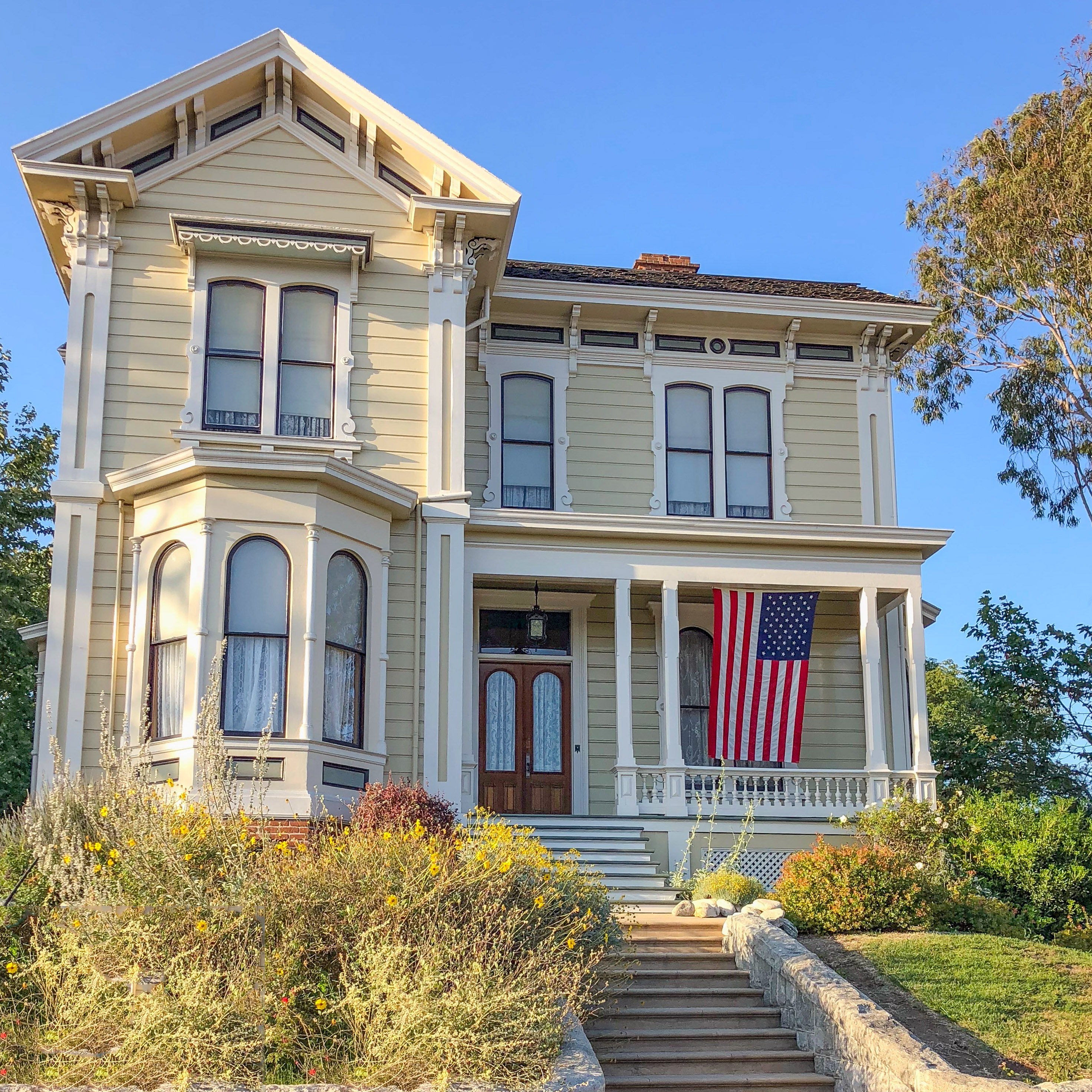 Angelino Heights Los Angeles California HilaryStyle